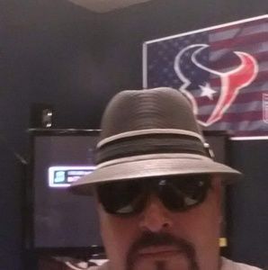 Meet your Posher, Pedro